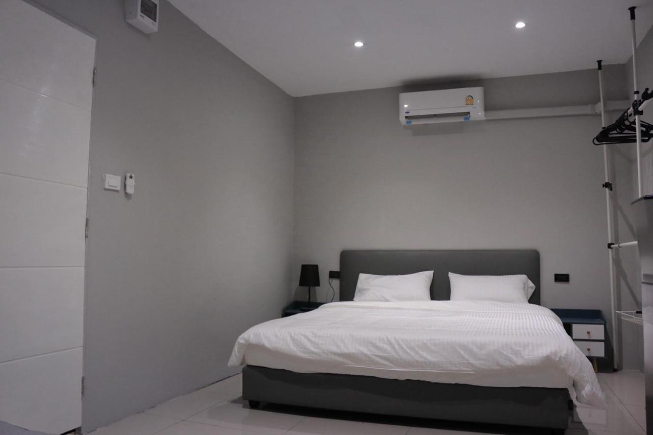 Nato House Ekkamai Aparthotel Bangkok Kültér fotó